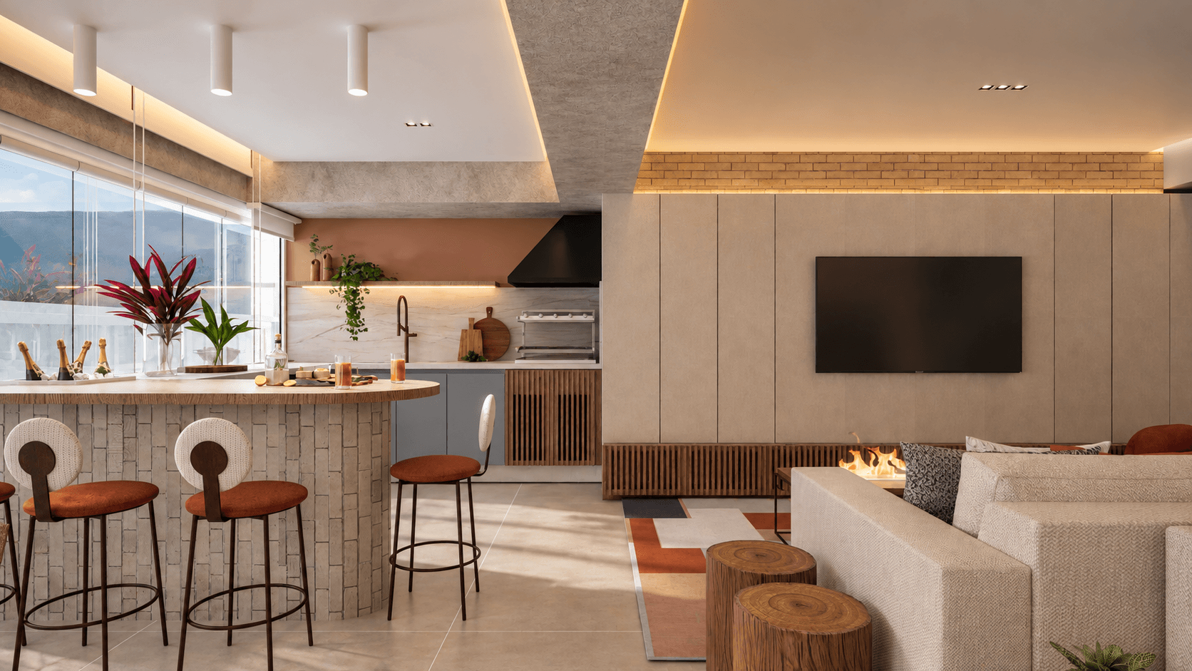 Cozinha integrada com bancada de tijolinhos e banquetas laranja ao lado do painel claro da TV, com lareira e sofá claro em primeiro plano